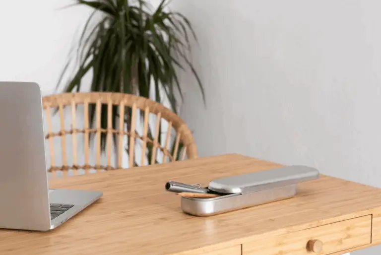 Comment remporter des marchés publics de fourniture de mobilier de bureau ?