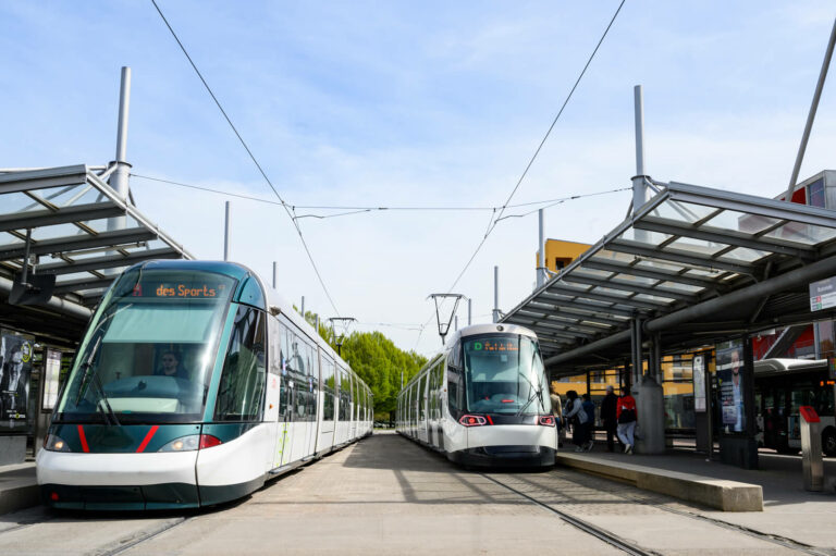 Une PME remporte de la CTS Strasbourg : adhésifs bus et tramways, contrat de 5 ans